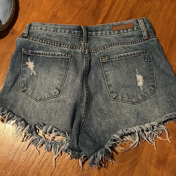🎉Host Pick🎉 Articles of society denim shorts - Picture 3 of 8